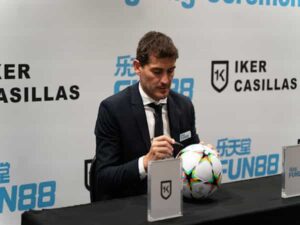 Huyền thoại Iker Casillas đã quay trở lại và trở thành đại sứ toàn cầu cho web giải trí hàng đầu World Cup 2022