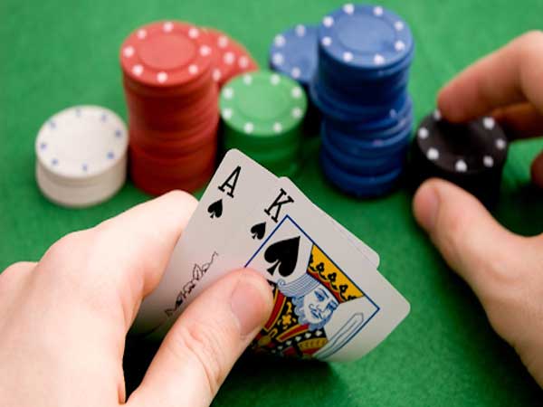 Tìm hiểu một số thông tin về trò chơi poker đổi thưởng 