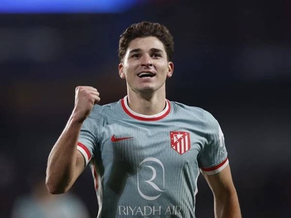 Lợi thế và thách thức nếu Julián Álvarez cập bến Camp Nou