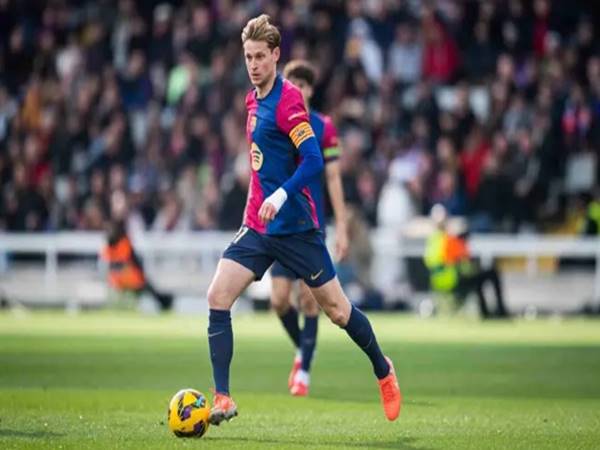 Tin Barcelona: Barca để ngỏ khả năng ra sân của Frenkie de Jong